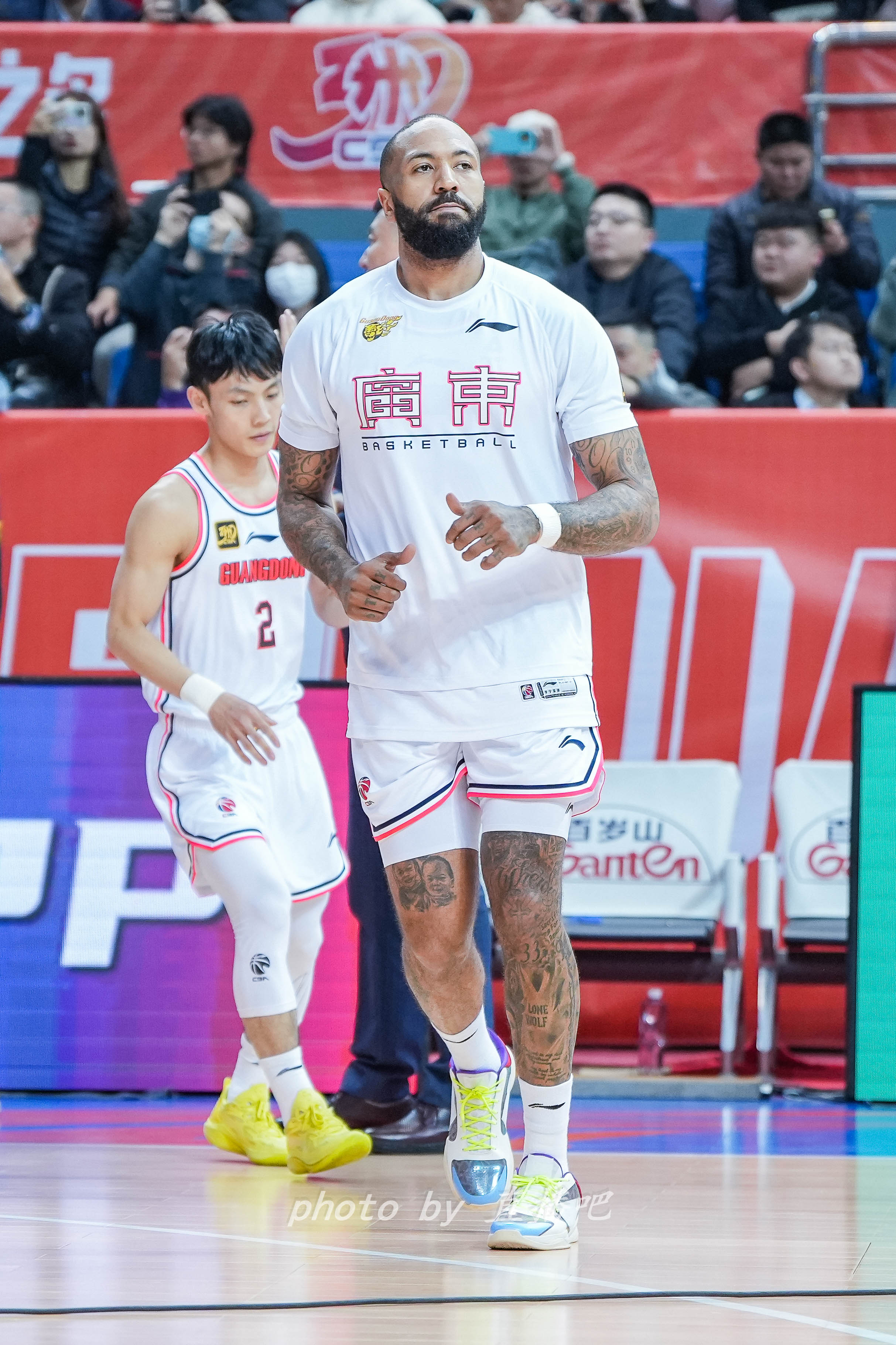  打得不錯！36歲吉倫沃特原本的第三外援卻成廣東男籃的真大腿