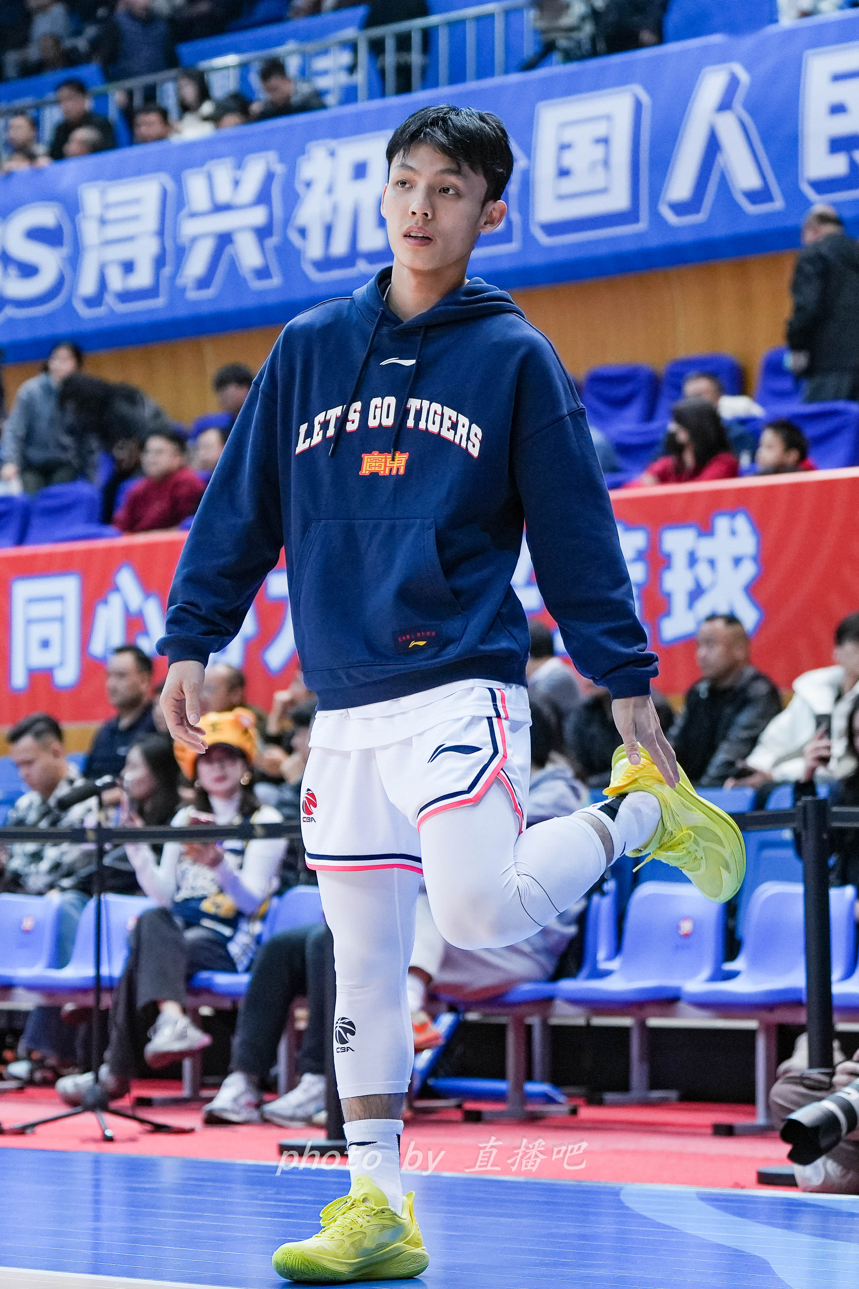  “控球中鋒”！徐杰這身體素質(zhì)有億點(diǎn)東西