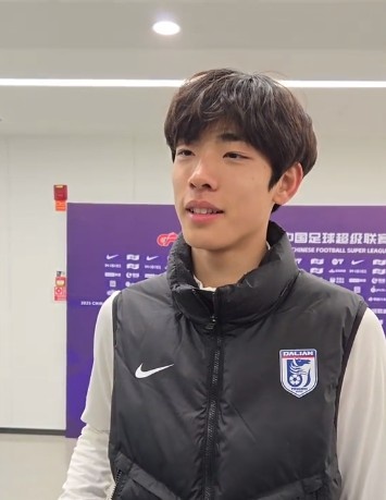  國青歸來上演中超首秀，朱鵬宇：感覺很好，場上大哥們很支持我