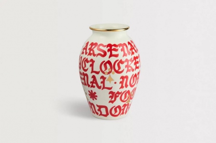  太陽(yáng)報(bào)：阿森納推出花瓶等瓷器的周邊產(chǎn)品，發(fā)售不到一小時(shí)就售罄