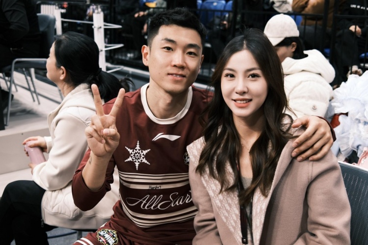  很搭！高詩巖妻子曬多張美照：打卡全明星 吉林下次見