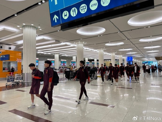  進(jìn)入客戰(zhàn)沙特最后沖刺！國足離開迪拜，乘坐班機(jī)前往利雅得