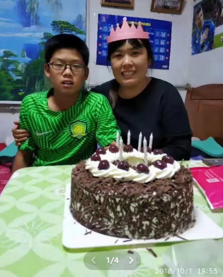  郭嘉璇母親曬照悼念兒子：璇兒生日快樂(lè)，希望天堂幸福