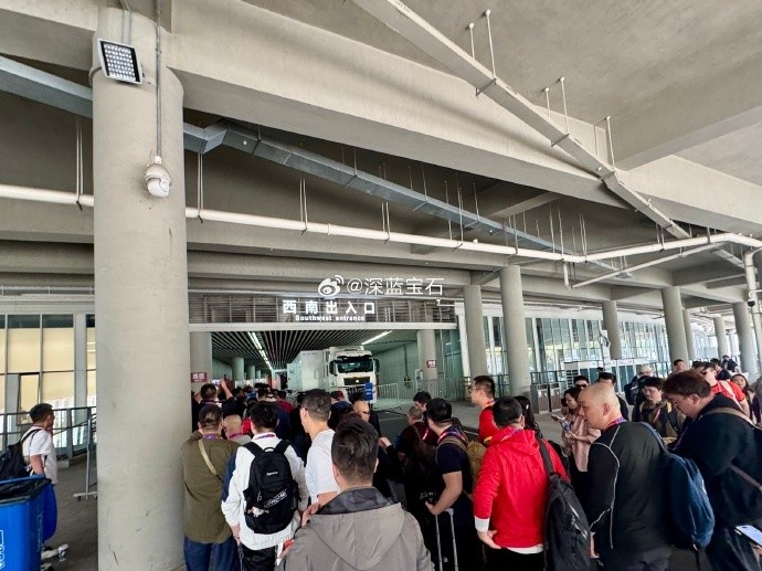  盛況空前！記者曬照：距離中澳之戰(zhàn)還有三小時，現(xiàn)場記者已超百名