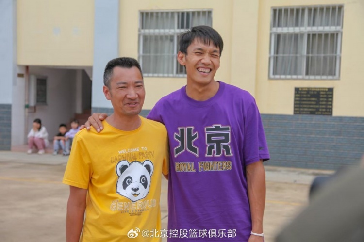  那一封信的故事還在延續(xù) 矣進(jìn)宏母校的師生們來(lái)到北京了！