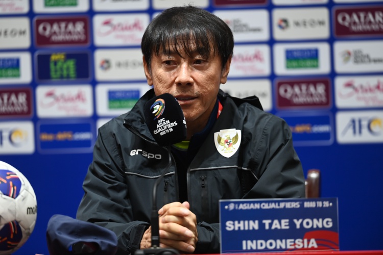  小申帶得蠻好的...申臺龍上輪2-0沙特慘遭開除，克魯伊維特現(xiàn)慘敗