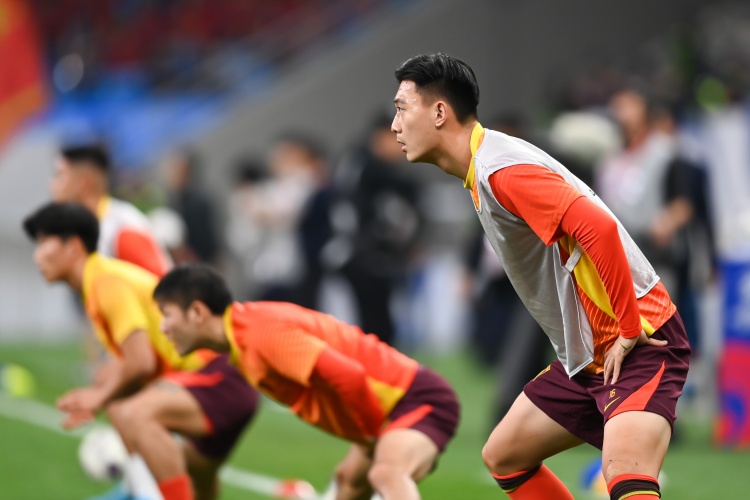  足球報(bào)：張玉寧、蔣圣龍均有不同程度傷病，伊萬(wàn)未讓在熱身賽出場(chǎng)